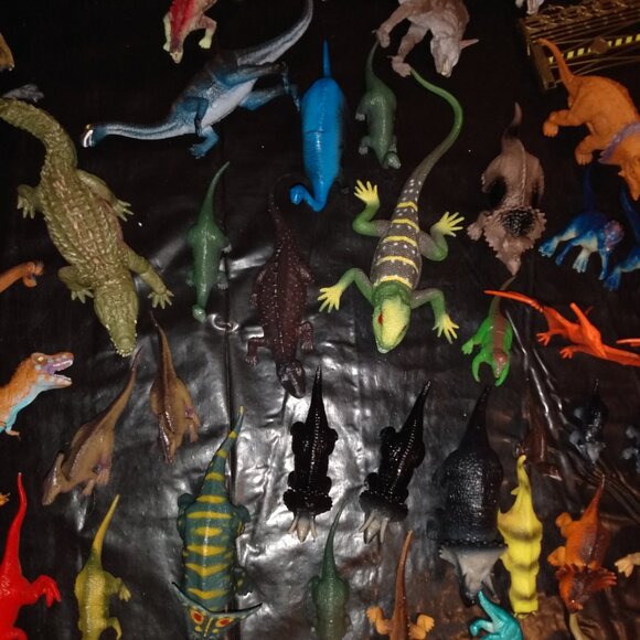 Dinosaur figures 30+  lots all kinds, small, large - Picture 7 of 16